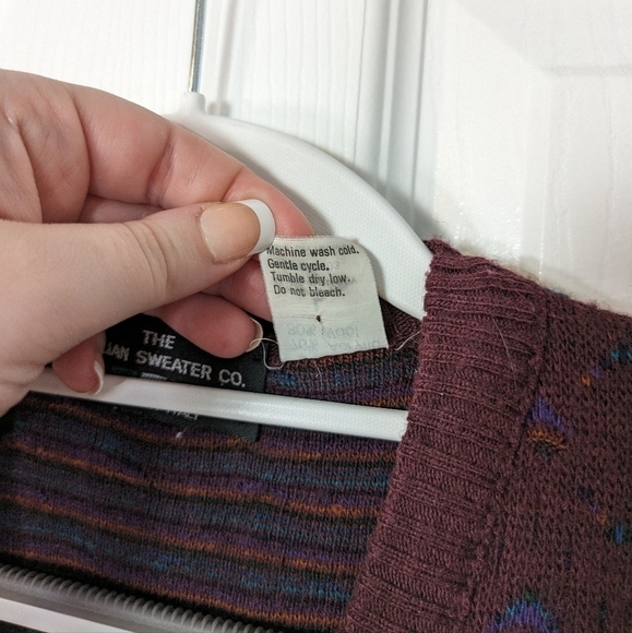 Men's Burgundy Knit Vest - Picture 7 of 7